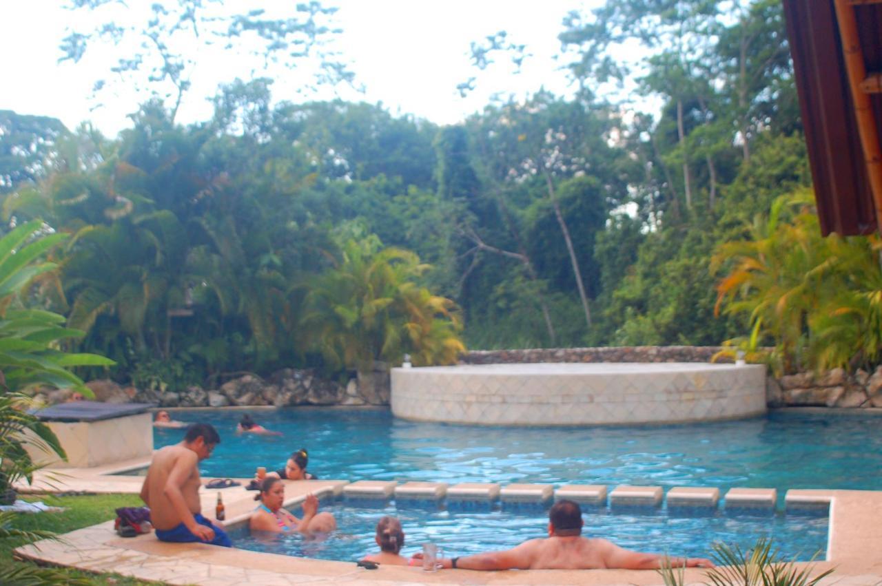 Axkan Palenque, Shows En Vivo & Gastronomia Mar Y Tierra & Travel Agency Exteriör bild