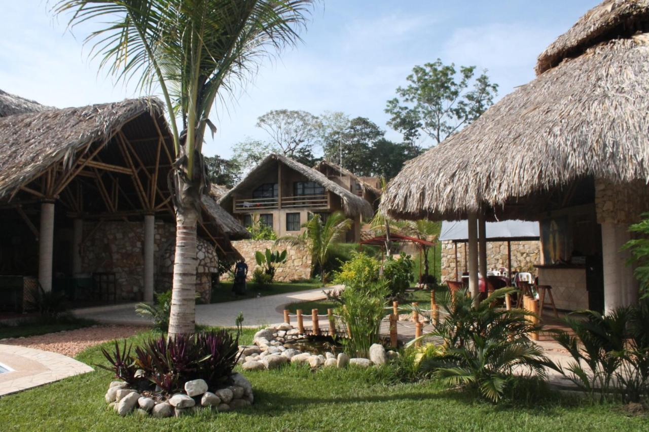 Axkan Palenque, Shows En Vivo & Gastronomia Mar Y Tierra & Travel Agency Exteriör bild